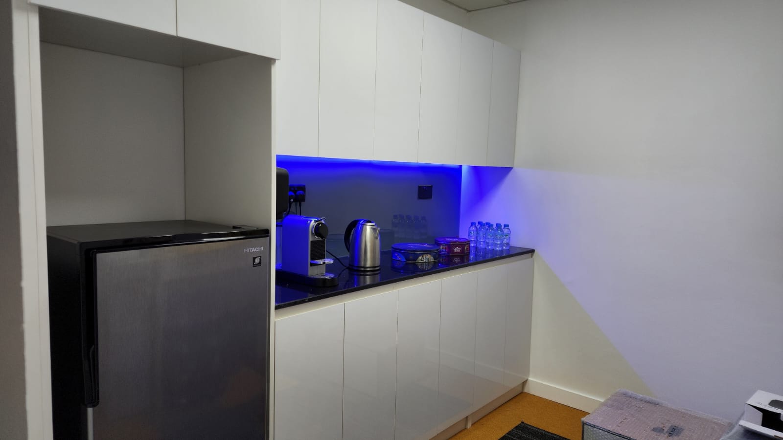 pantry kitchen cabinets dubai