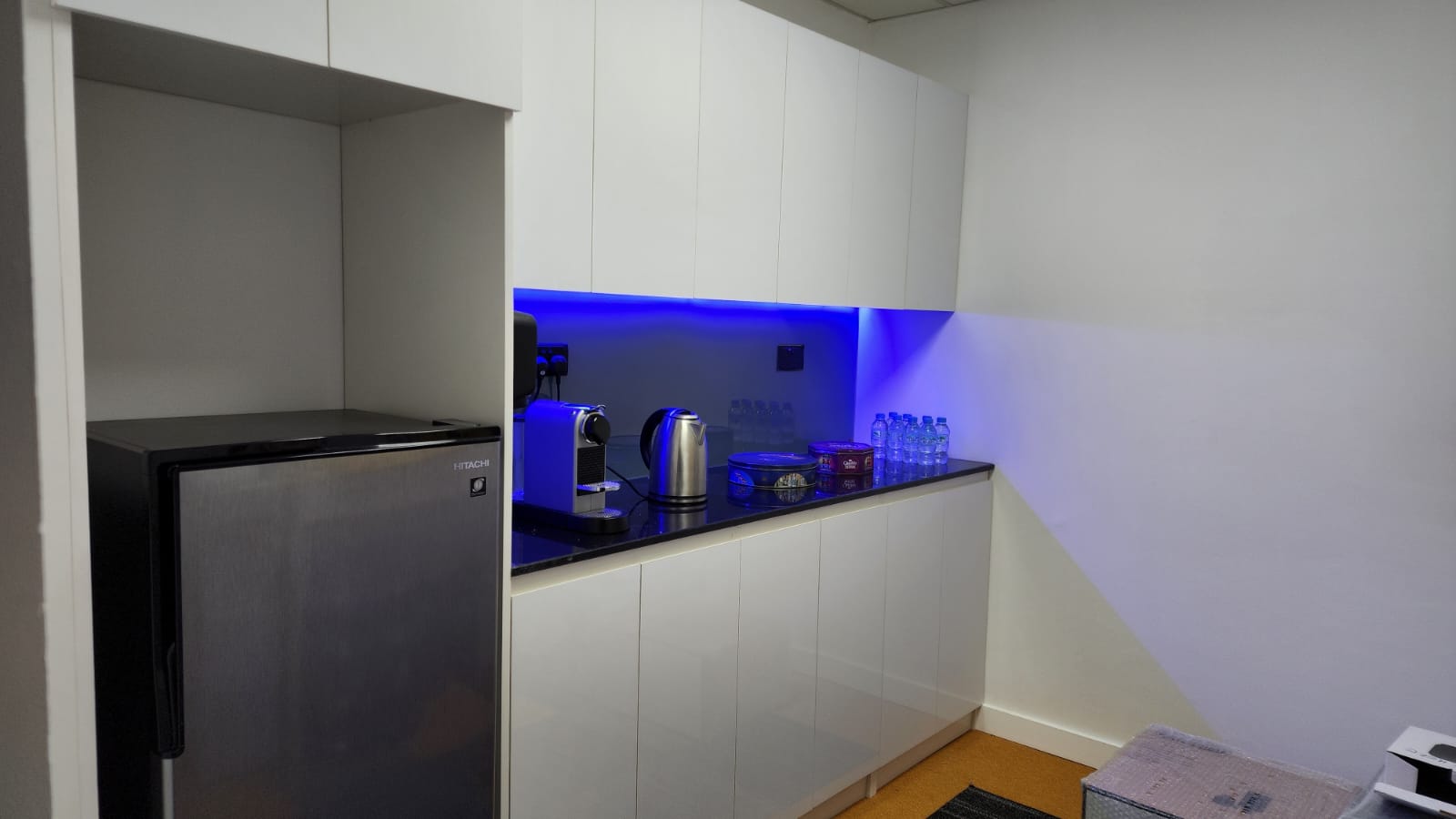 pantry kitchen cabinets dubai